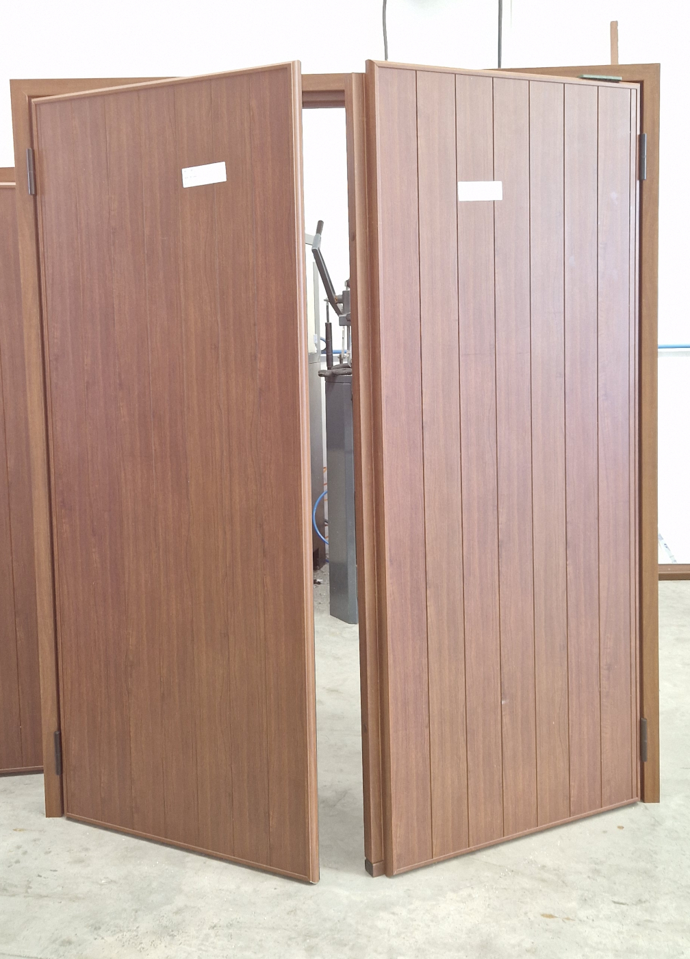 best house scuro alluminio produzione ventita